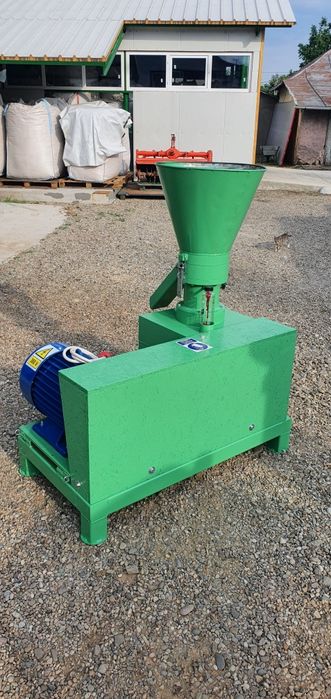 Presă peleti 15 kw .