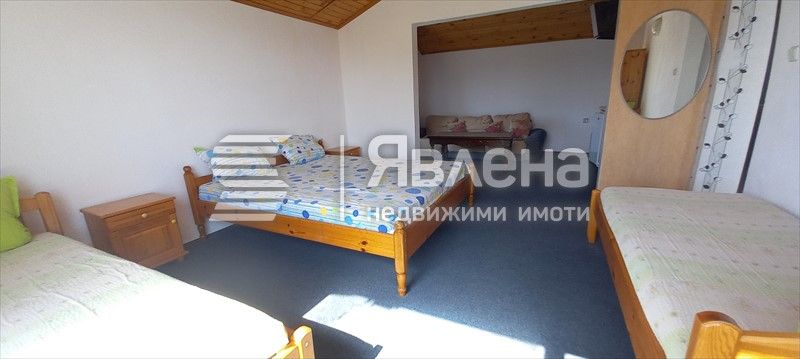 Явлена продава самостоятелна къща в идеален център на гр.Царево