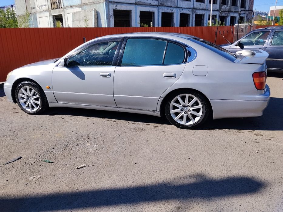 Машина Лексус GS 300