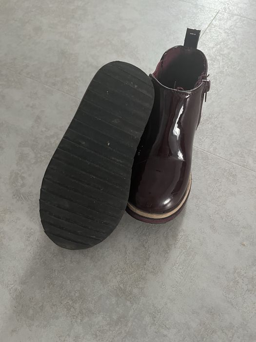 Ghete Zara, piele lacuita, marimea 22