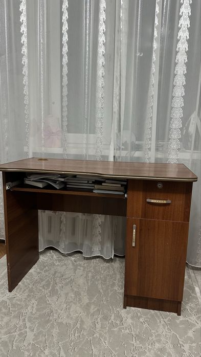 Стол письменный