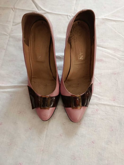 Продам женские туфли.