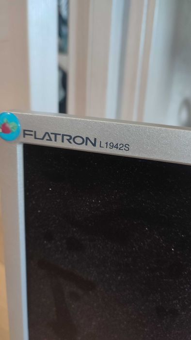 Монитор LG 19 дюймов