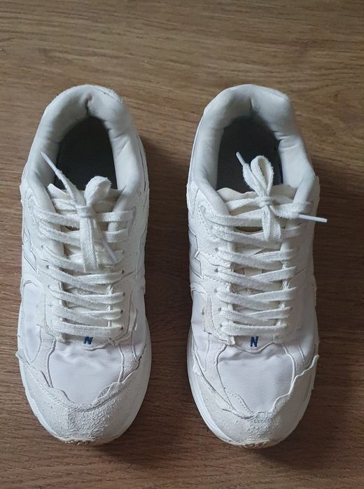 Кроссовки белые new balance