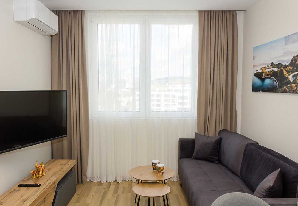 Дава се под наем Двустаен апартамент в Варна, Бриз - 60 кв.м за 612 € - Снимка #1