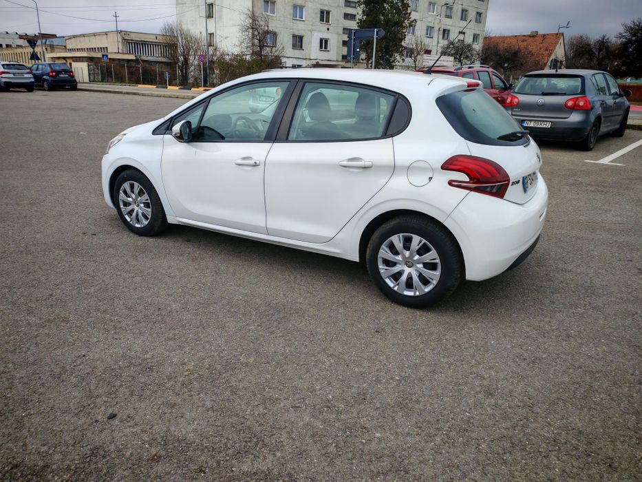 Peugeot 208 2017 1.6 euro blue hdi