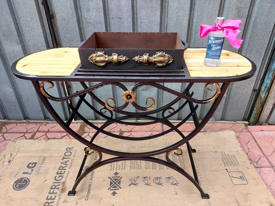 Продам мангал с элементами ковки.