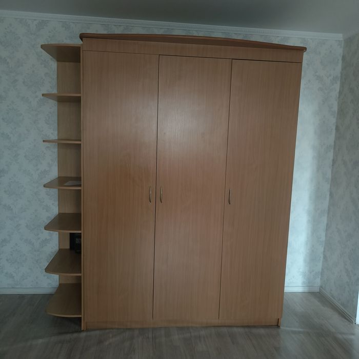 Продам шкаф срочно