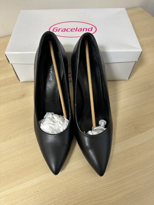 Черни обувки на ток