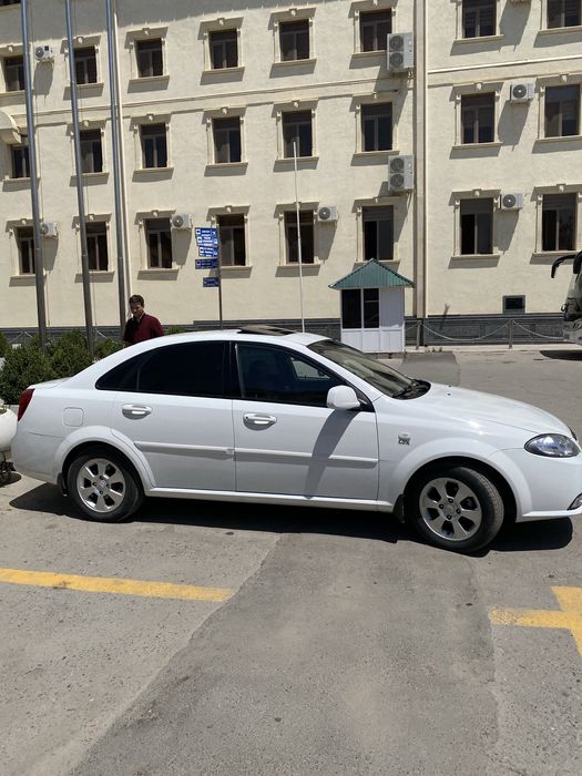 Gentra 1.6 sotiladi srochna