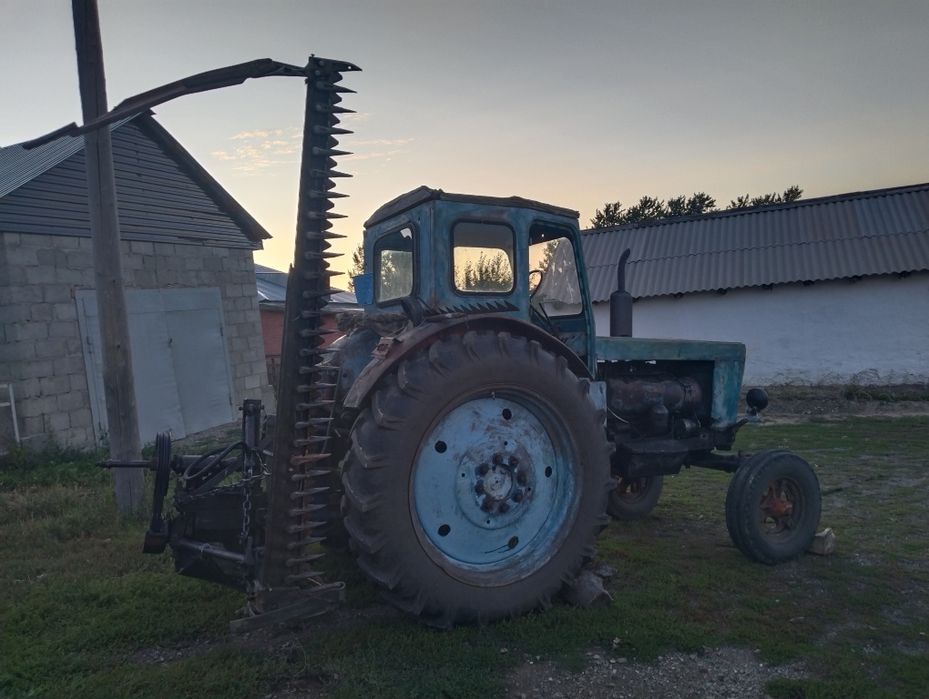 Трактор Т - 40, на ходу, + сенокосилка