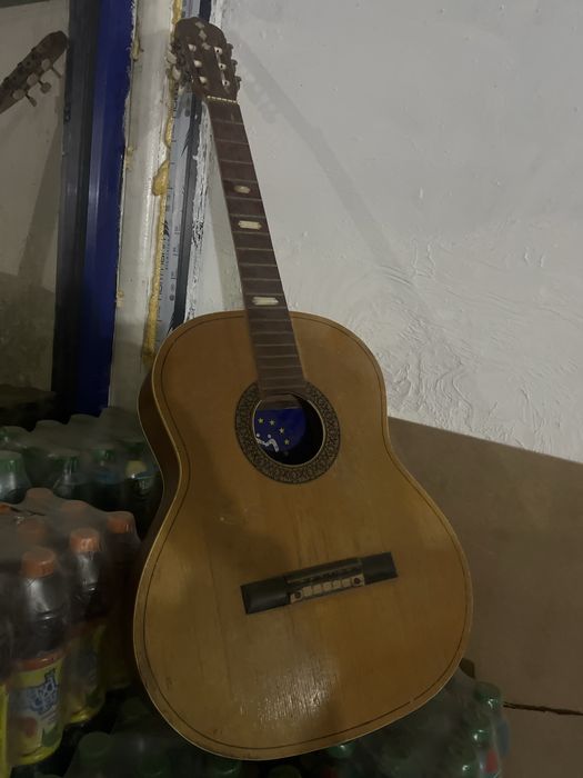 Гитара акустическая