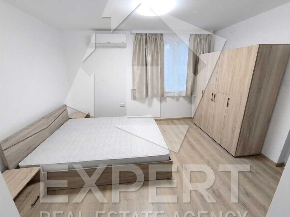 Отдава се под наем етаж от къща с 3-стаи, Колхозен пазар – 560 €