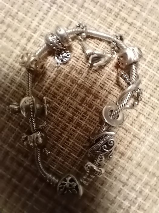 Brățară Pandora cu charmuri 19. cm.