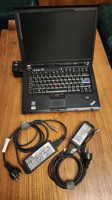 Продавам лаптоп Lenovo T400+докинг станция