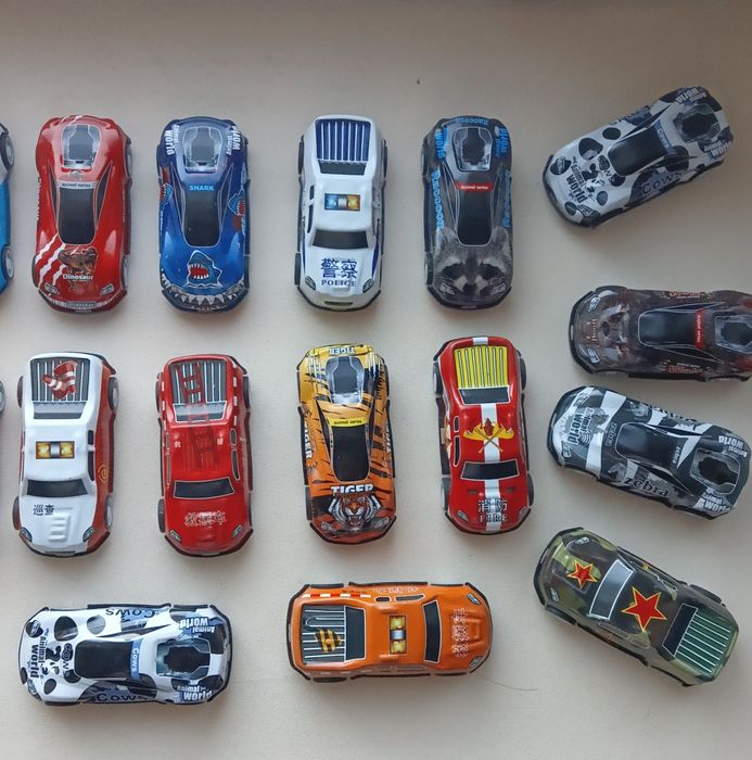 Инерционные железные машинки