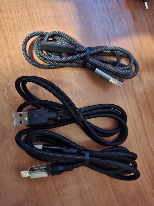 Cabluri usb C lumina si consum