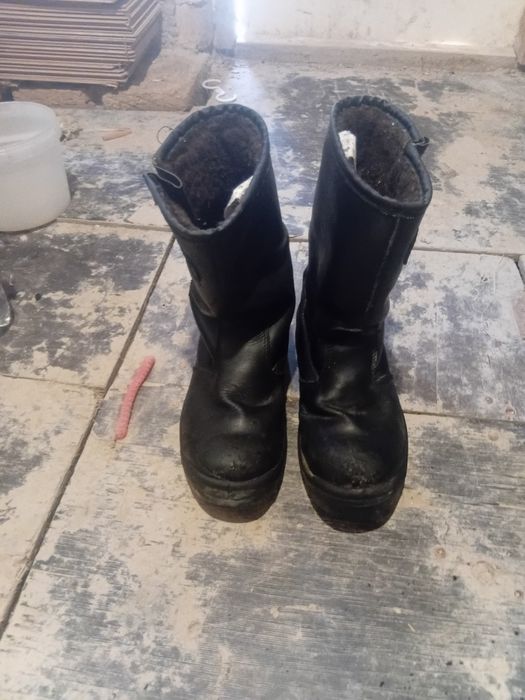 Аяқ киым берцы сатлад 5,6мын