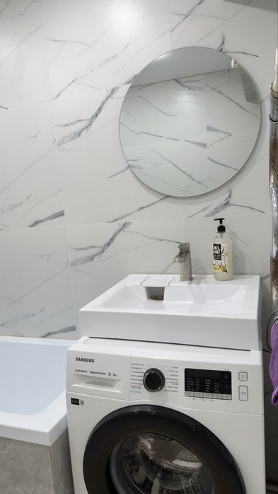 Сдам двух ком кв помесячно