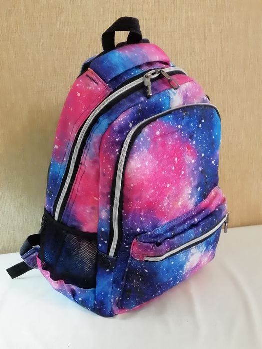 Продам школьные рюкзаки.