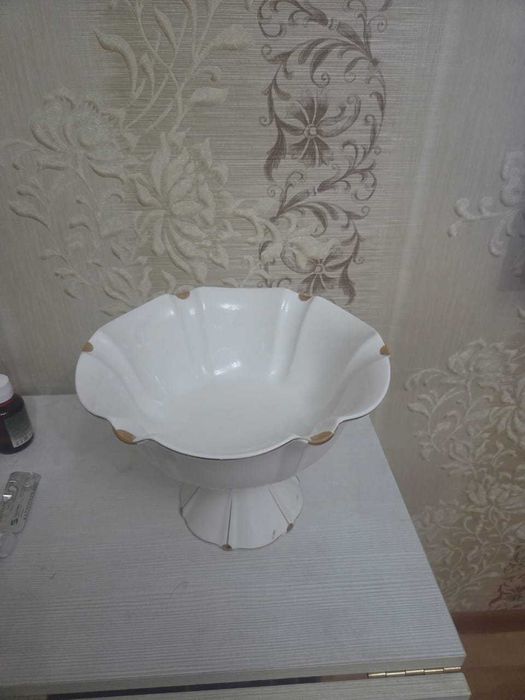 продам посуду тарелки, вазы блюда фарфор