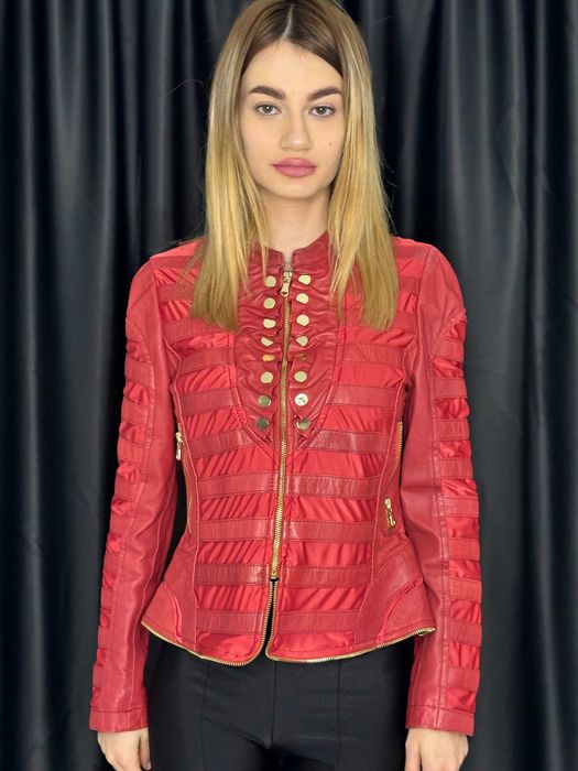 Geacă de piele roșie extra fina, accesorii aurii, mărimea S