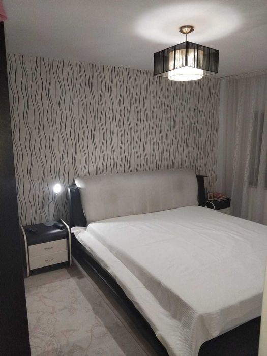 De vanzare apartament cu 3 cam decomandat