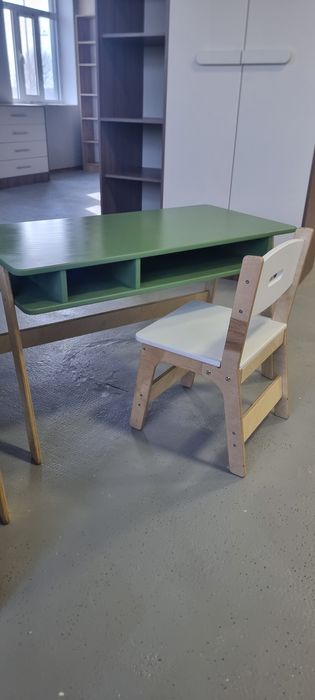 Bolalar parta va stuli