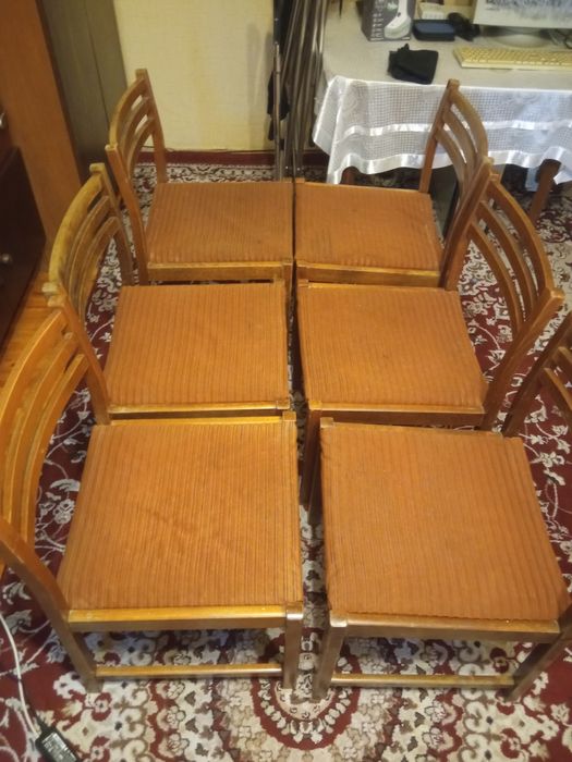 Продается стол и стулья