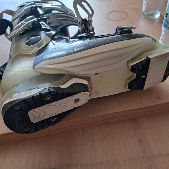 ски обувки атомиг