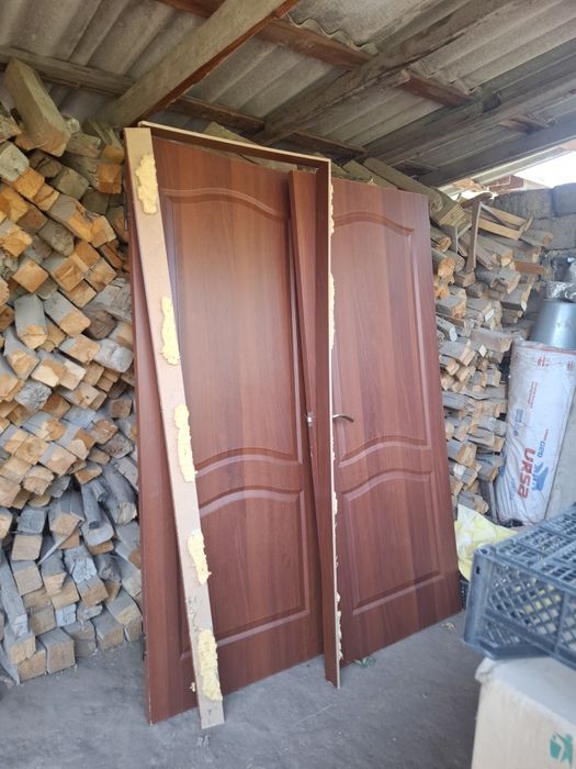 Двери и обноличка состояние отличное вместе с ручками цена 12000 торг