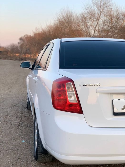 Lasetti 1.8   2011 -yil