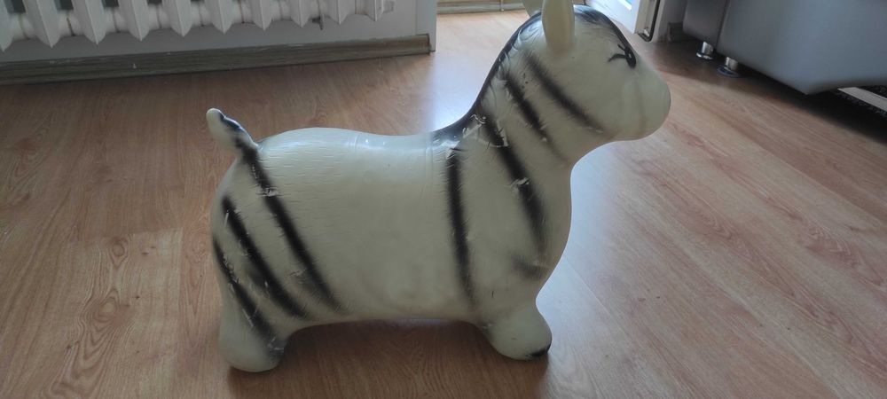 Лошадка резиновая