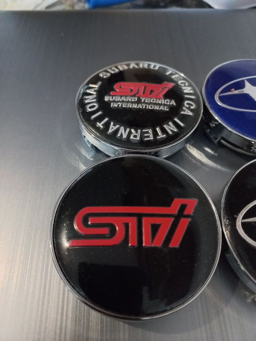 Subaru STI - set 4 capace pentru jante aliaj