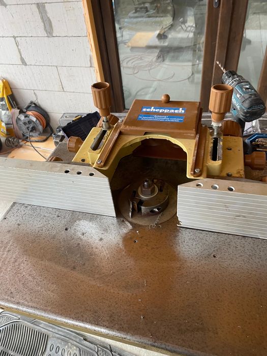 Abric cu 5 operatii si mai multe freze