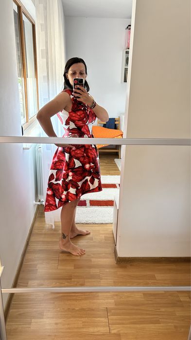 Rochie cocktail pana la genunchi