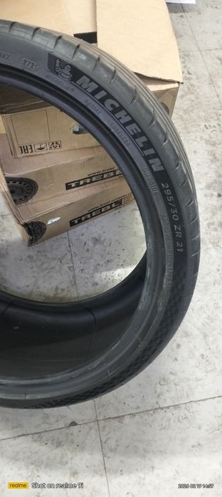 Продам шины 295/30/21