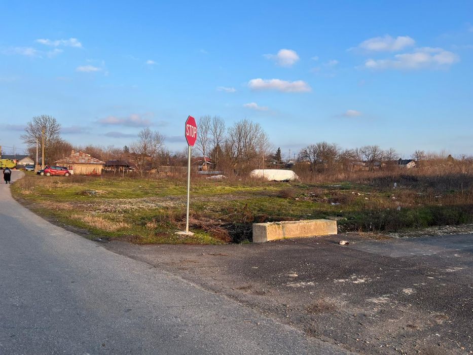 Teren intravilan in centru satului Ghimpati