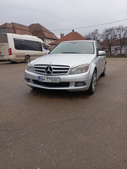 Vând Mercedes c class