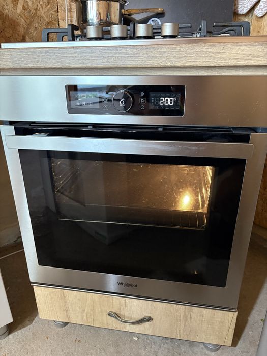 Vand cuptor incorporabil Whirlpool AKZ9 6220