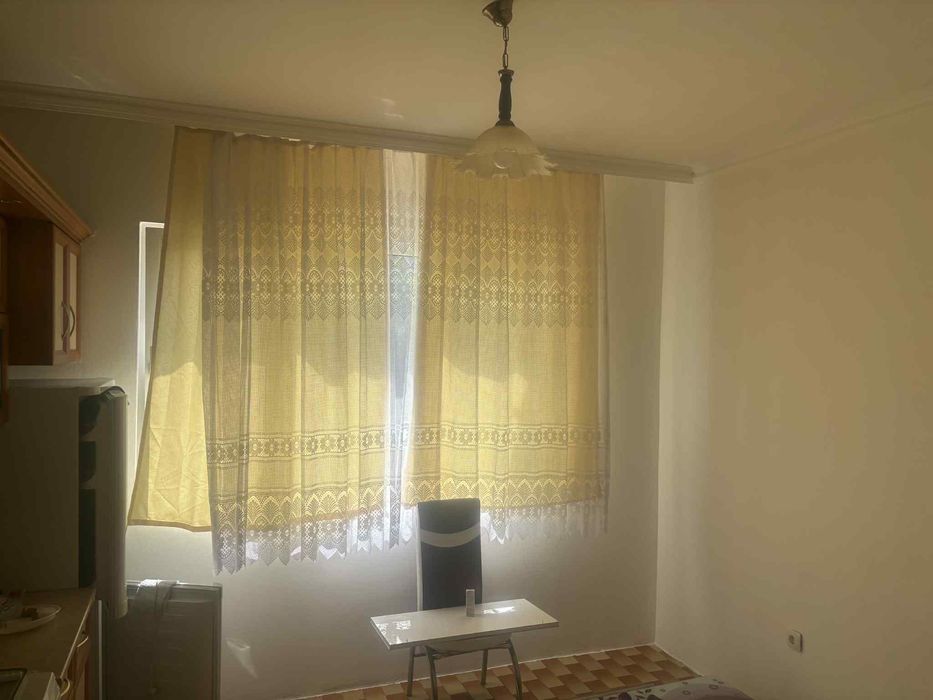 Дава се под наем Тристаен апартамент в Асеновград - 90 кв.м за 306 € - Снимка #9