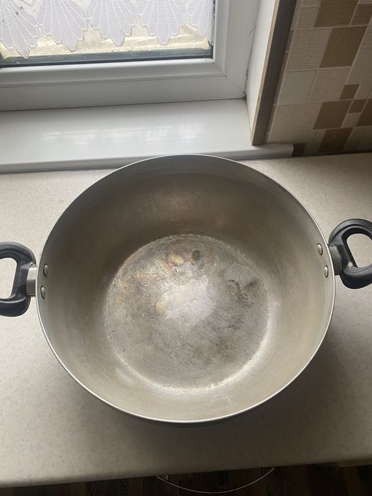 Продам  кастрюли