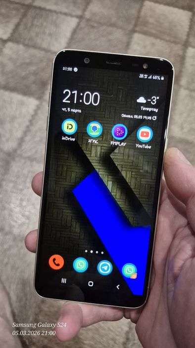 .^Samsung J8 живой