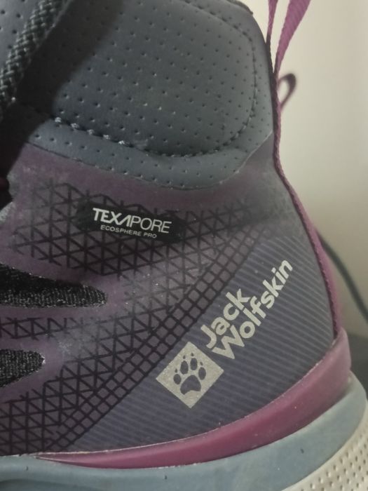 Bocanci de drumeție