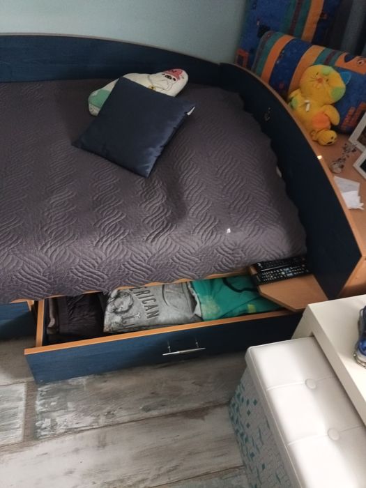 Мебели за юношеска стая