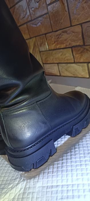 Cizme din piele, Italia