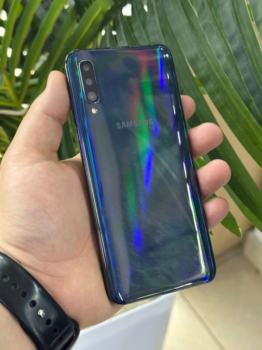 Samsung A50 sastayaniyasi xolati zoʻr tell srochno sotiladi.