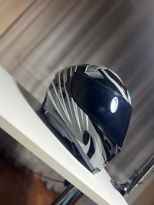 Продам шлем AGV k5