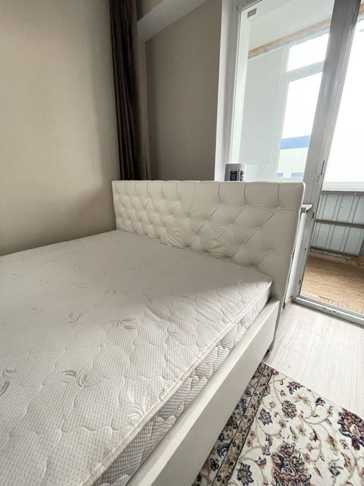 Продам двухспальную кровать