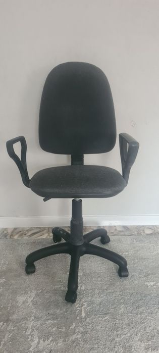 Продам офисное кресла